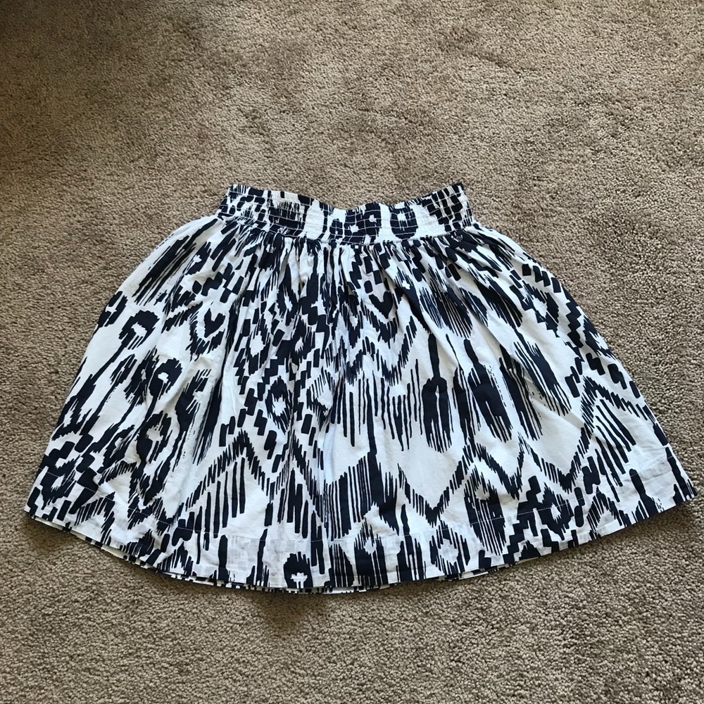 Donating soon! Fun and flirty cotton skirt